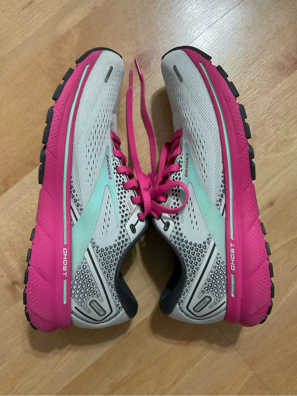 Brooks Ghost 14 Women's Running Shoes with Pink and Mint Accents - Picture 4 of 11